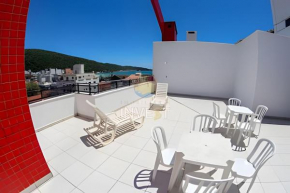 Cobertura duplex com linda vista para o mar de Bombas